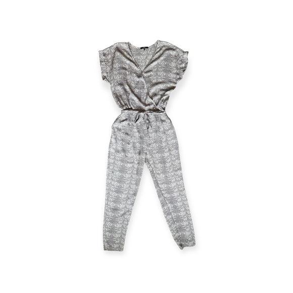 TART jumper jumpsuit gray black white short sleeve medium - Picture 1 of 10